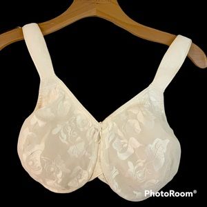 Wacoal Awareness Full Figure Seamless Underwire Bra, White, Size 36G